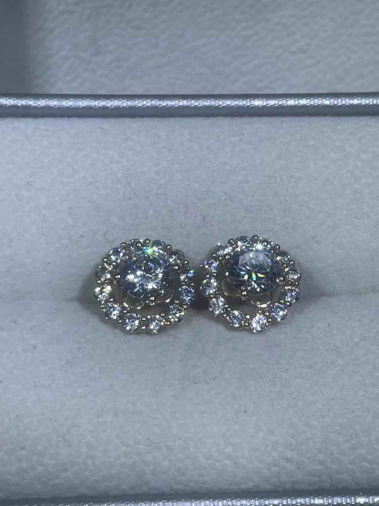 非金属珐琅耳饰 【米米甄选 绚丽多彩】白色耳钉B-2424