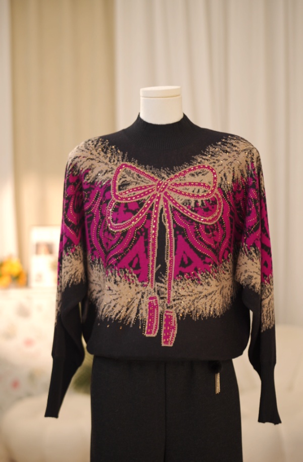 ~彤絮玄裳~洋气时尚冬季新款 减龄显瘦减龄 抗起球宽松女士 气质