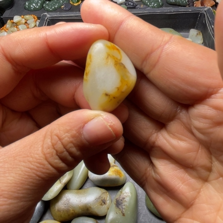 和田玉（子料）未镶嵌珠宝半成品