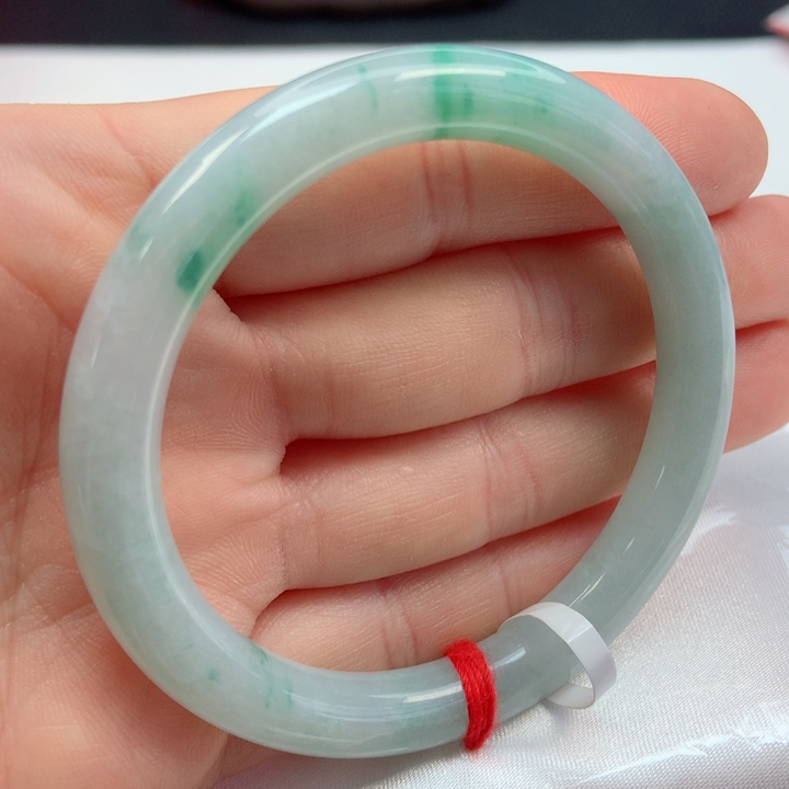 翡翠手镯未镶嵌53圈