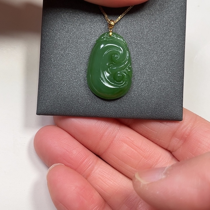 和田玉颈饰18K金镶嵌