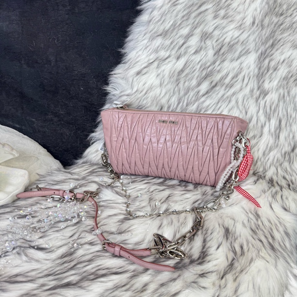 95新 MIU MIU/缪缪 粉紫色油蜡褶皱单肩斜挎包