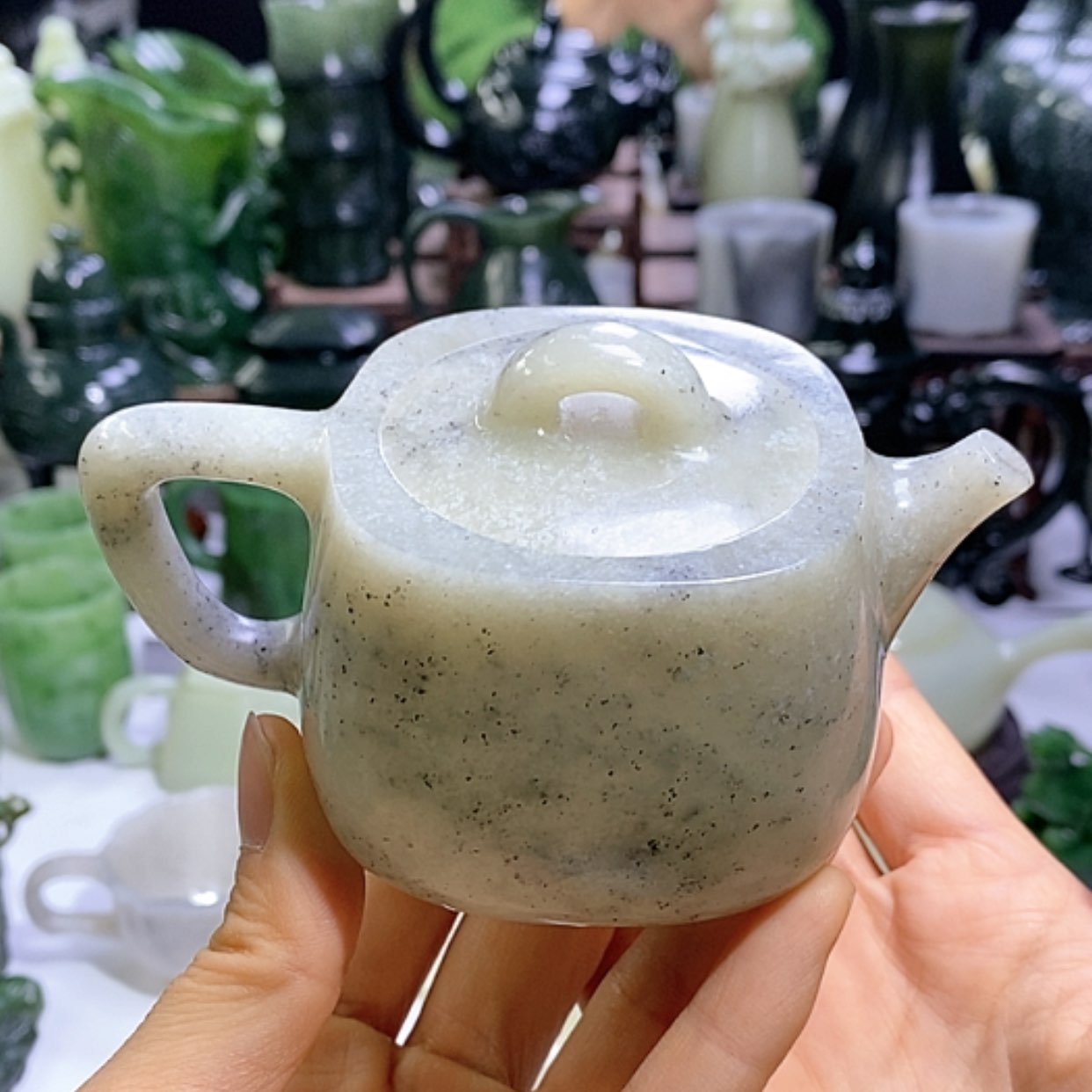 【闪购商品】和田玉（青玉）摆件未镶嵌青花壶