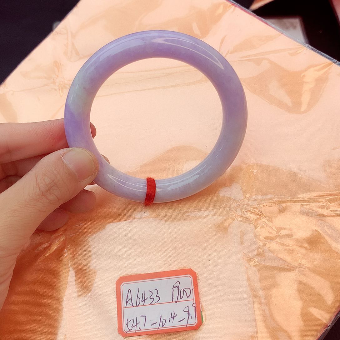 翡翠手镯未镶嵌翡翠