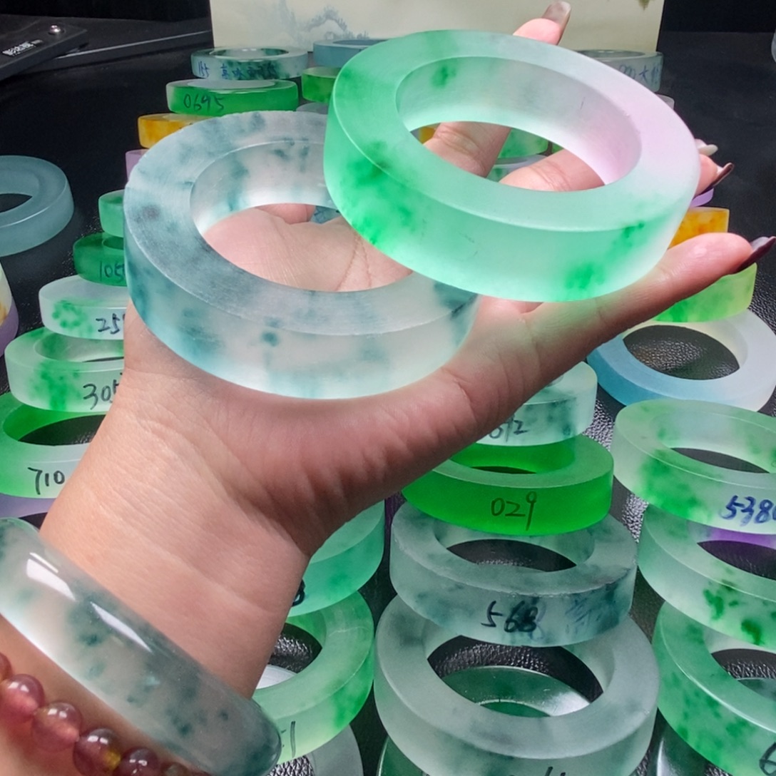 用***5玉百搭时尚独龙翠手镯