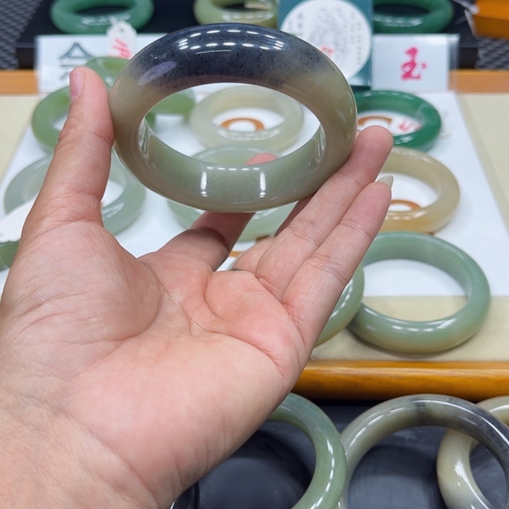 未镶嵌手镯石英质玉小**熊