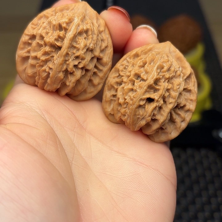 文玩核桃吊坠39盘龙虎头