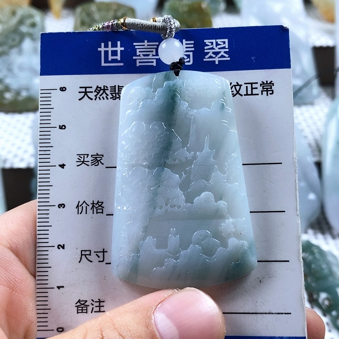 翡翠颈饰未镶嵌翡翠