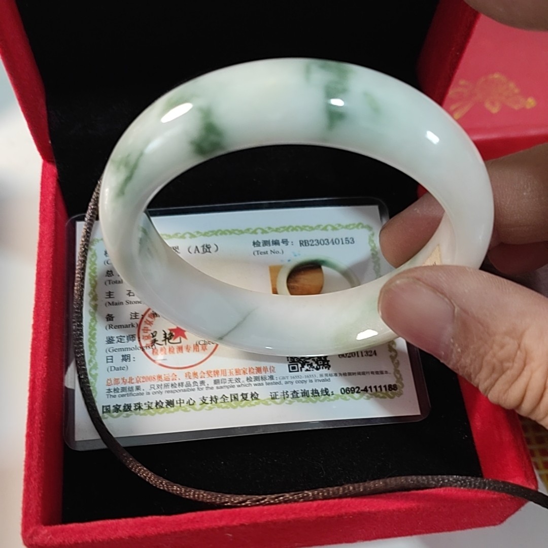 翡翠女款时尚飘花手镯