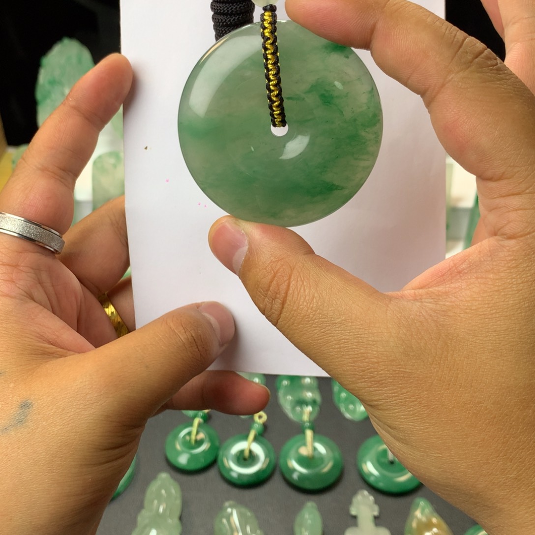 石英质玉（非洲翠）未镶嵌吊坠(赠链)