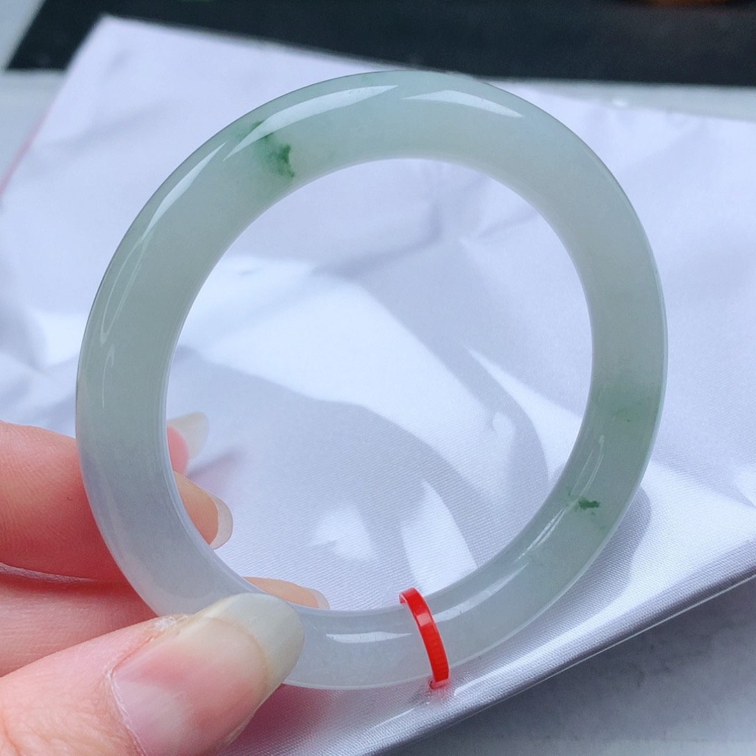 翡翠手镯未镶嵌53圆