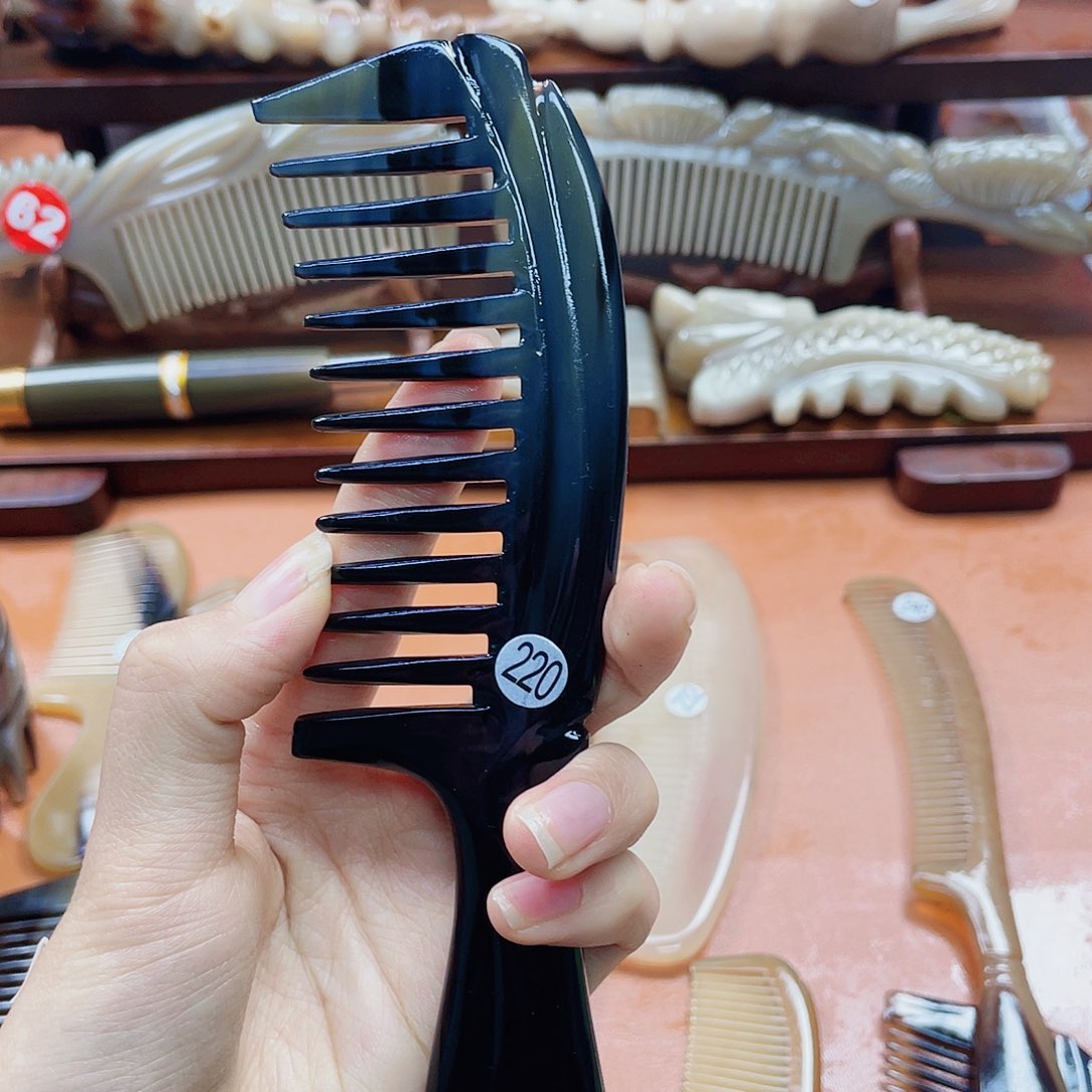 纯手工制作牛角梳220