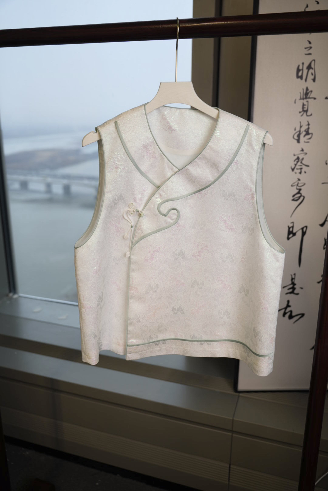 满彩手工罗三经绞罗马甲