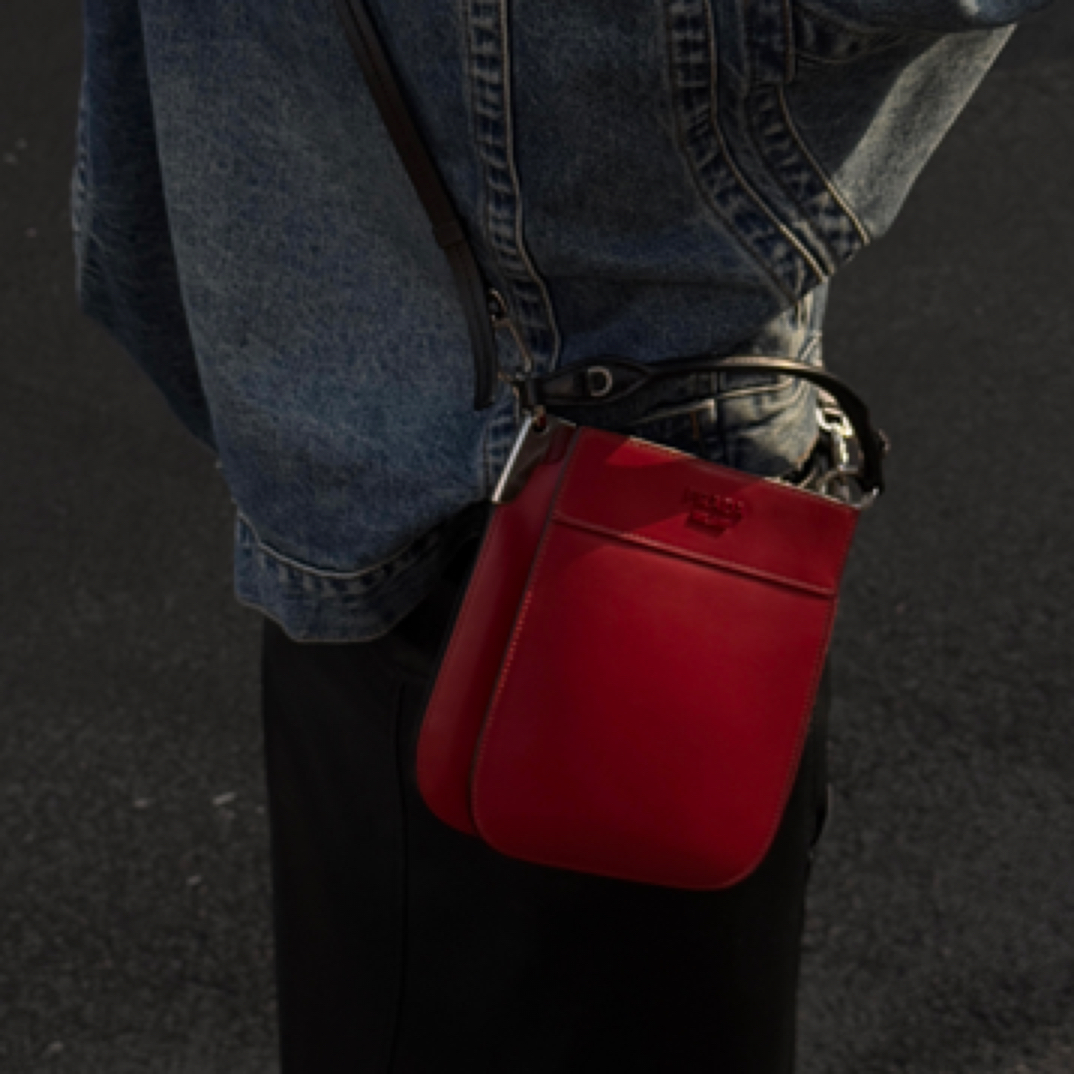 95新 Prada/普拉达 普拉达近代款红色手拎斜挎包