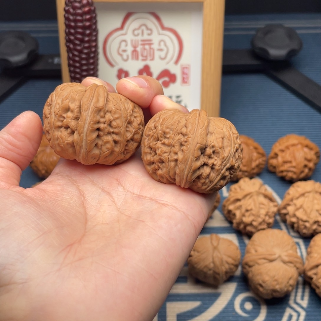 文玩核桃吊坠元宝42全品