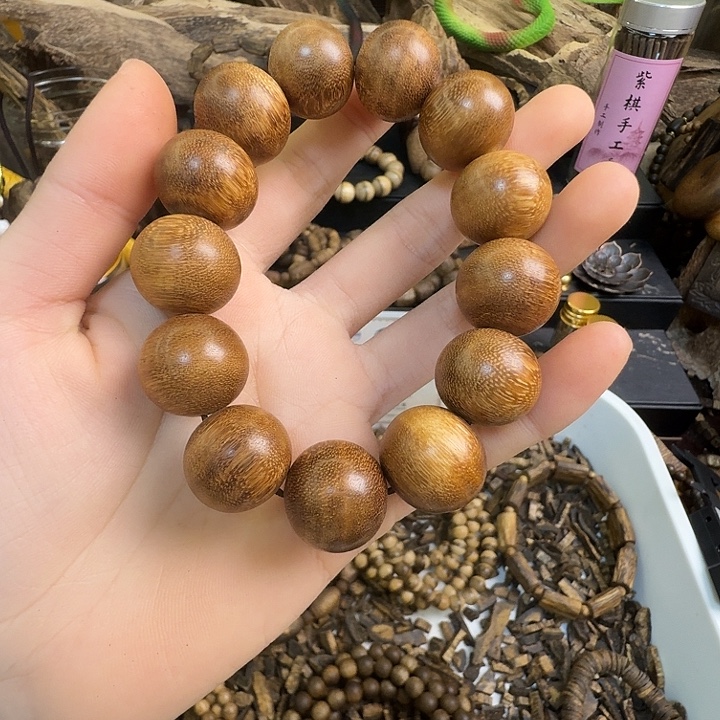 秦***人沉香沉香碎屑海南沉香黄油格1.8大19克➕沉香碎屑多样性