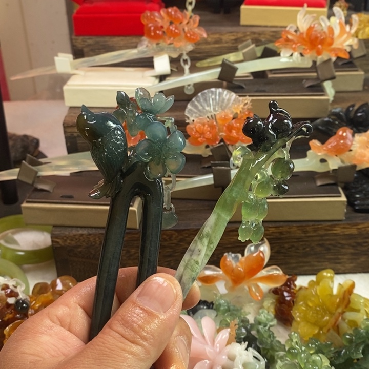 逸***瞳蛇纹石玉合金发饰