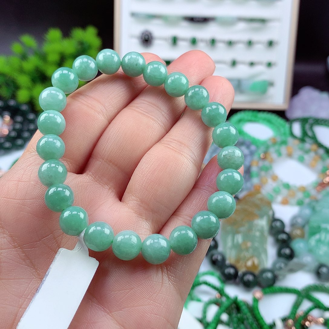 翡翠颈饰未镶嵌手串