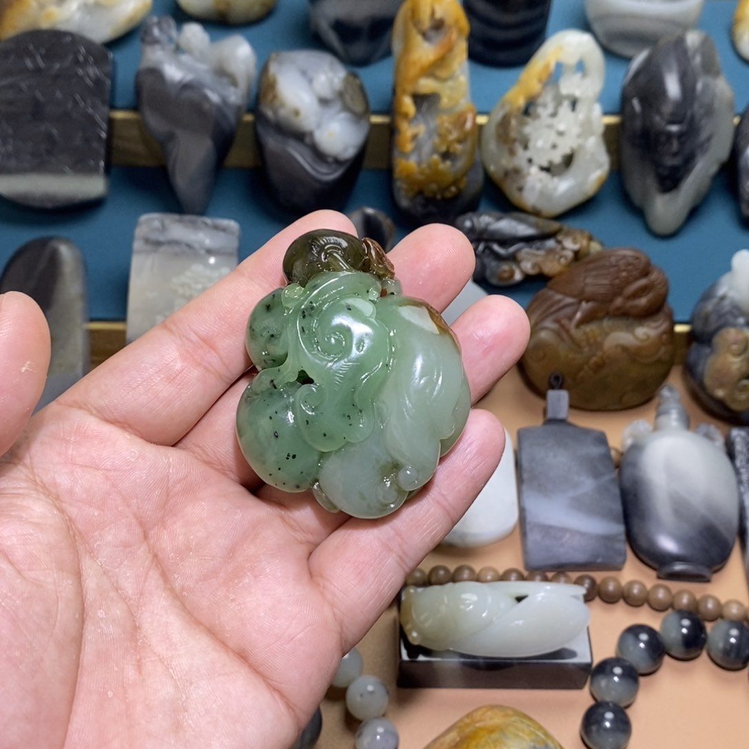 未镶嵌和田玉把件