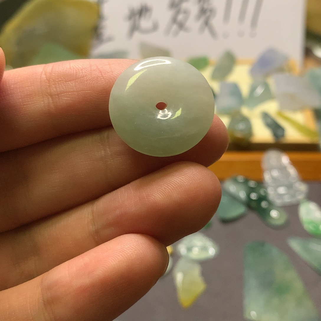 翡翠未镶嵌颈饰平安扣大福利