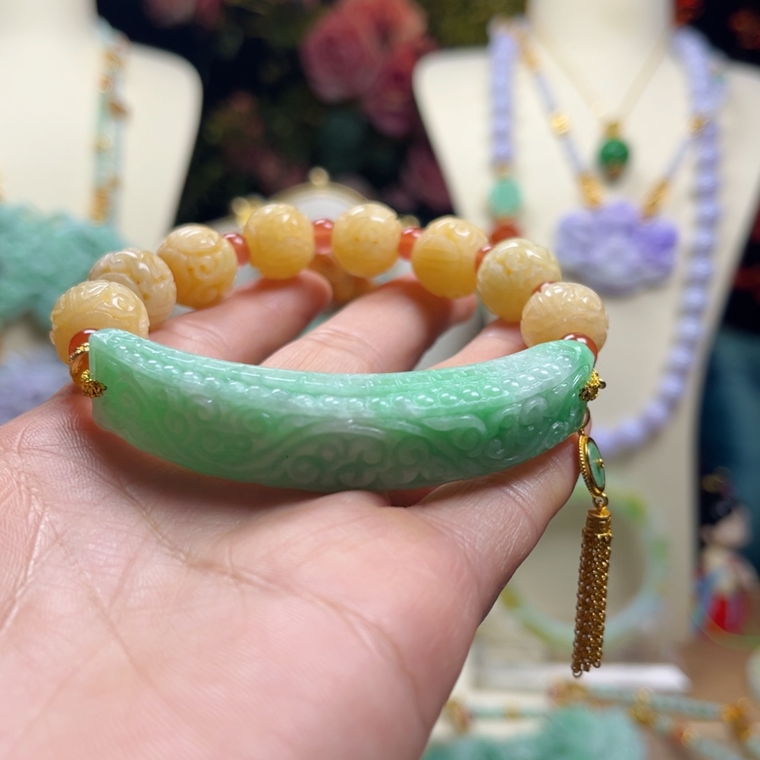 翡翠手链未镶嵌天然翡翠