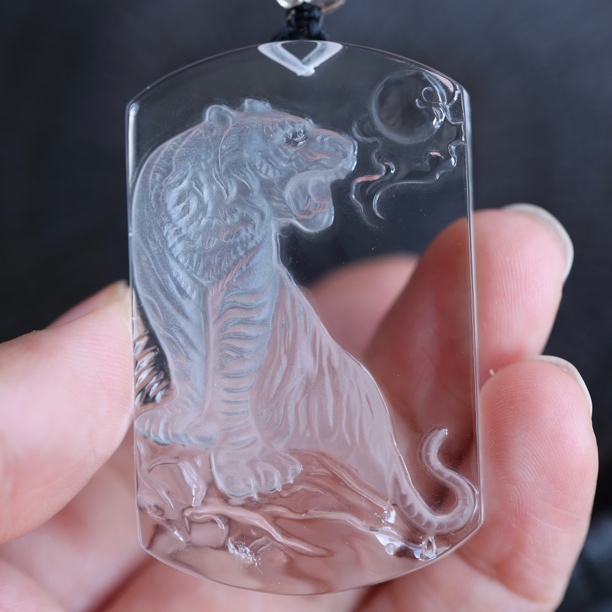 天然白水晶生肖虎吊坠男女项链挂件