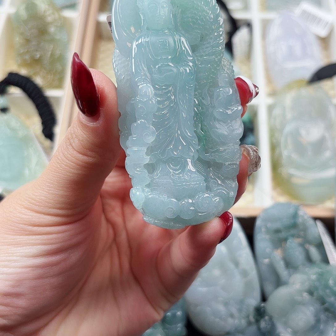 翡翠颈饰未镶嵌木**瘩阿弥陀佛