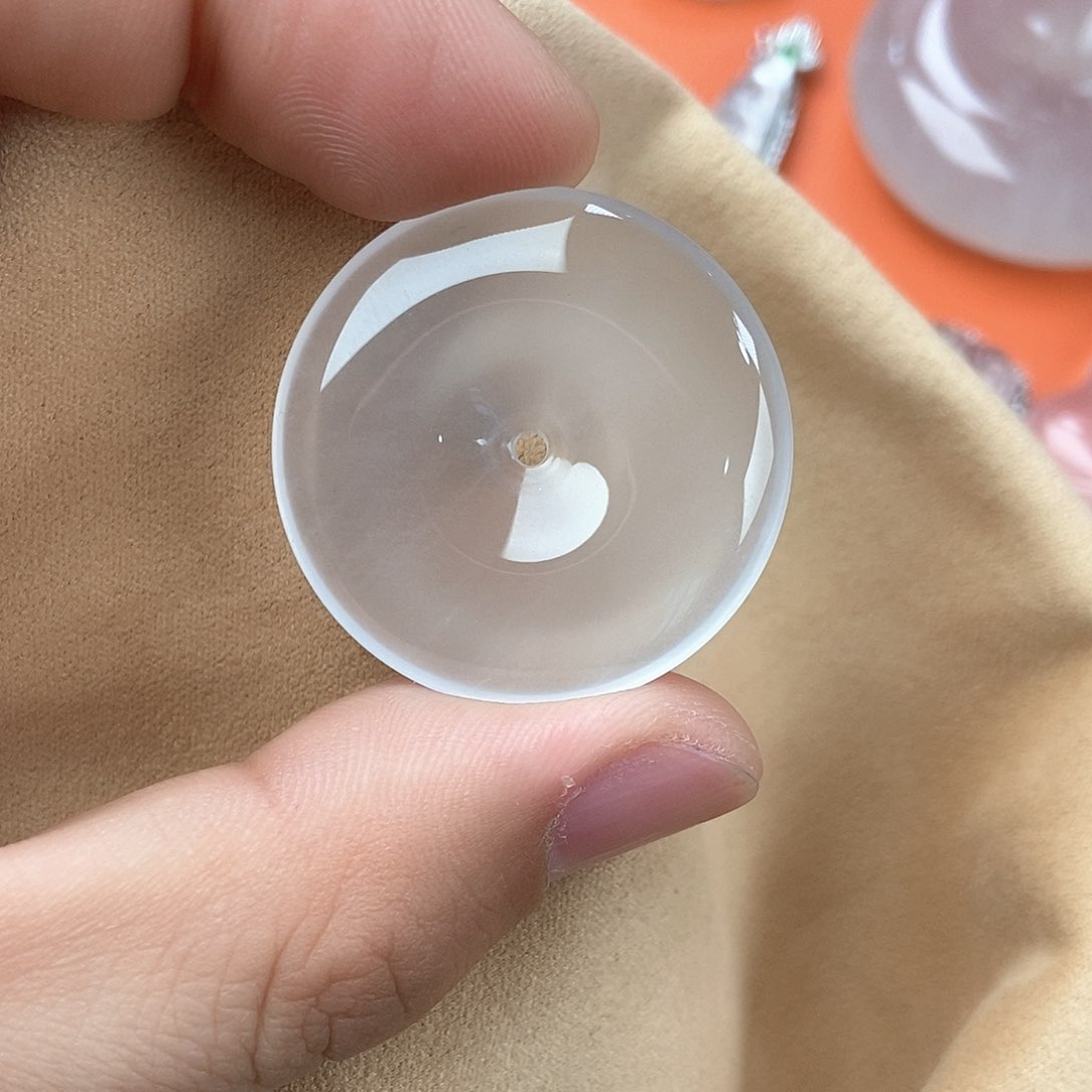 石英质玉颈饰未镶嵌升*