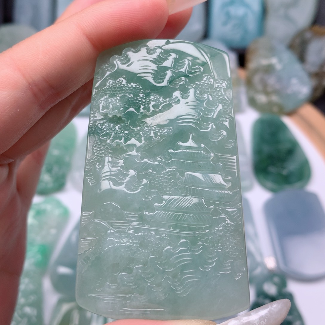 【闪购商品】翡翠颈饰未镶嵌山水