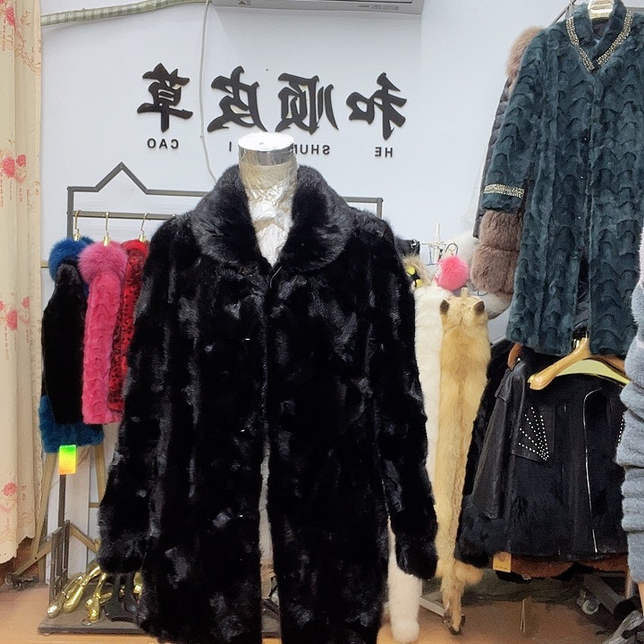 商场断码拼貂衣服