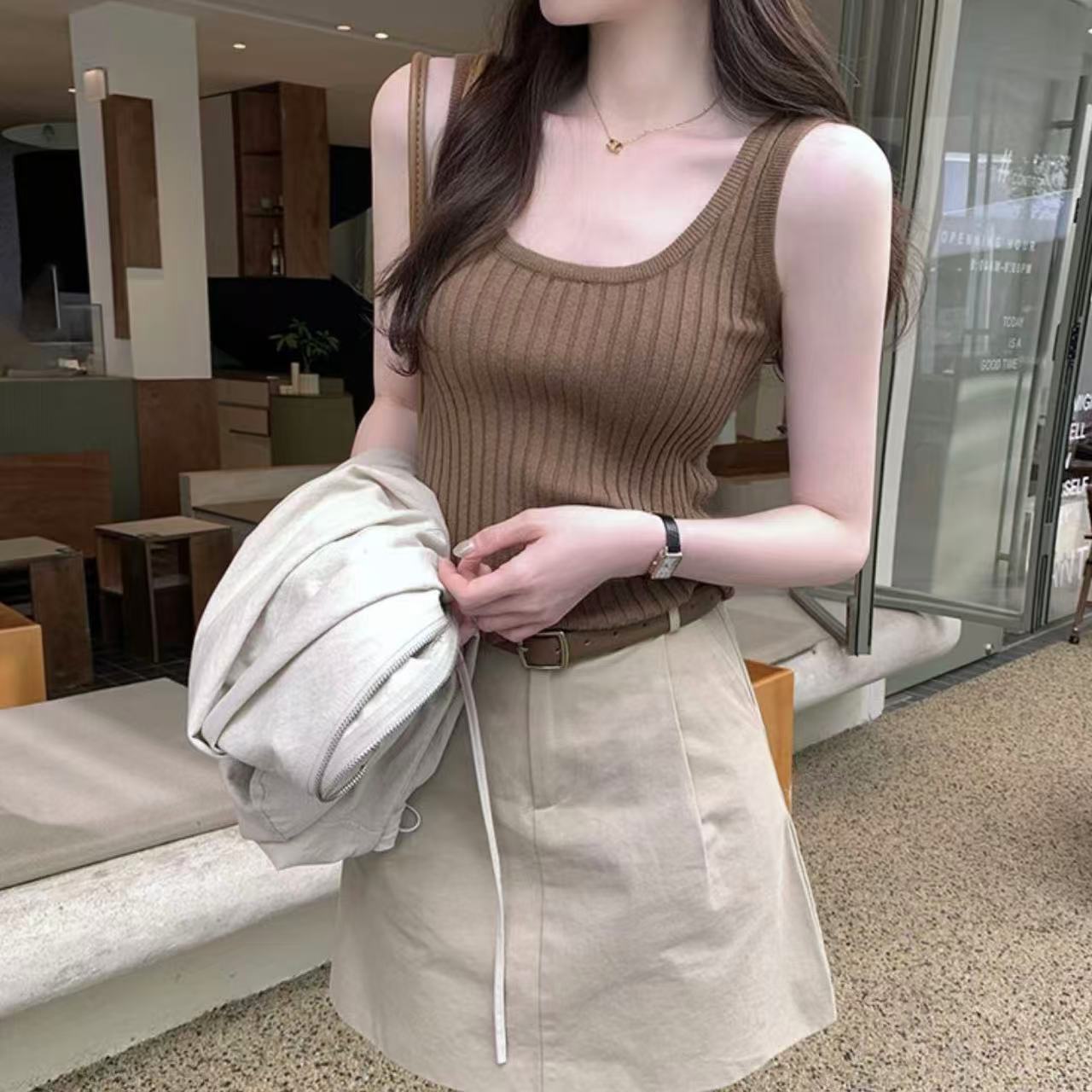 NN1017-时尚女装设计感吊带背心修身百搭短款显瘦