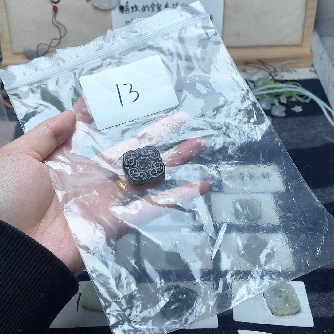 蛇纹石玉颈饰未镶嵌?*?