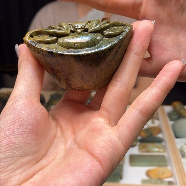 岫岩河磨玉（透闪石质玉）颈饰未镶嵌