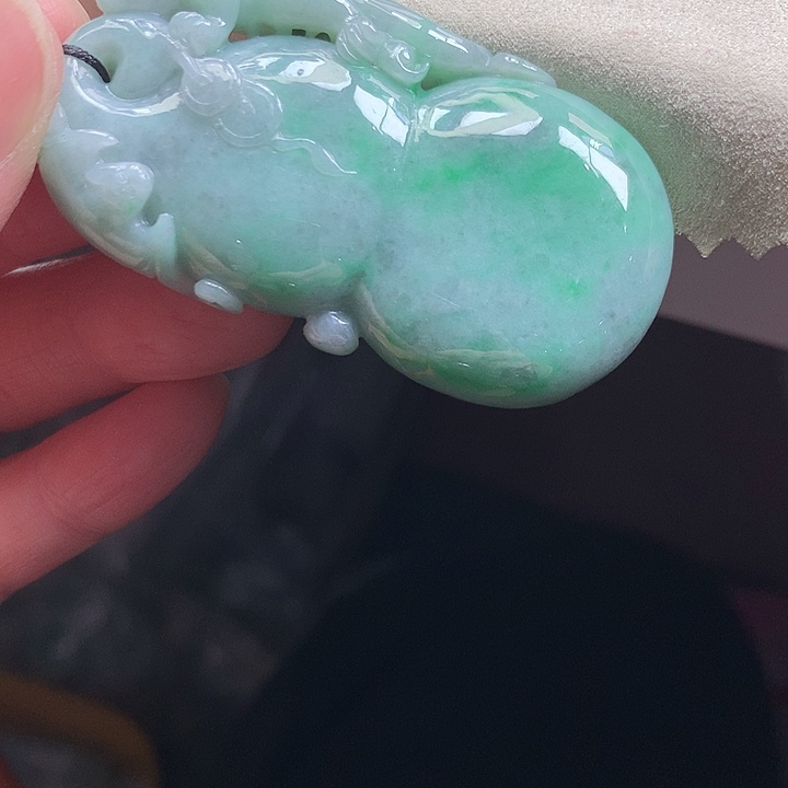 翡翠颈饰未镶嵌吊坠