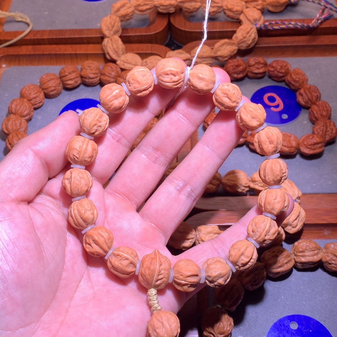 刘***斌文玩核桃吊坠方肚粗筋