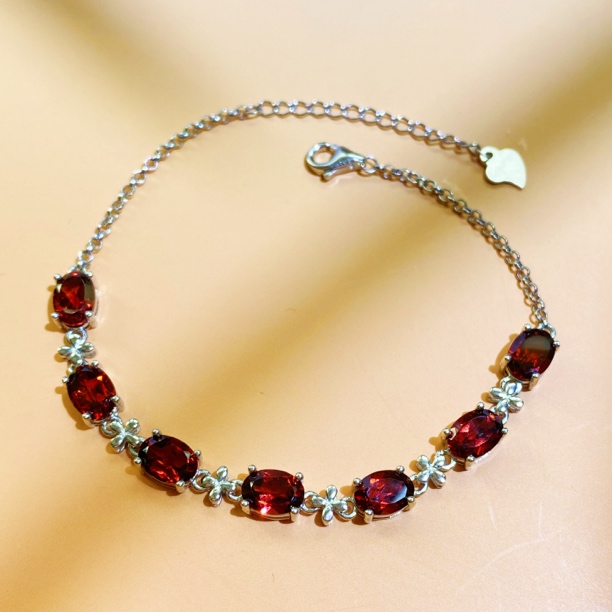 通勤天然石榴石手链S925银时尚个性轻奢日常百搭女生日礼物