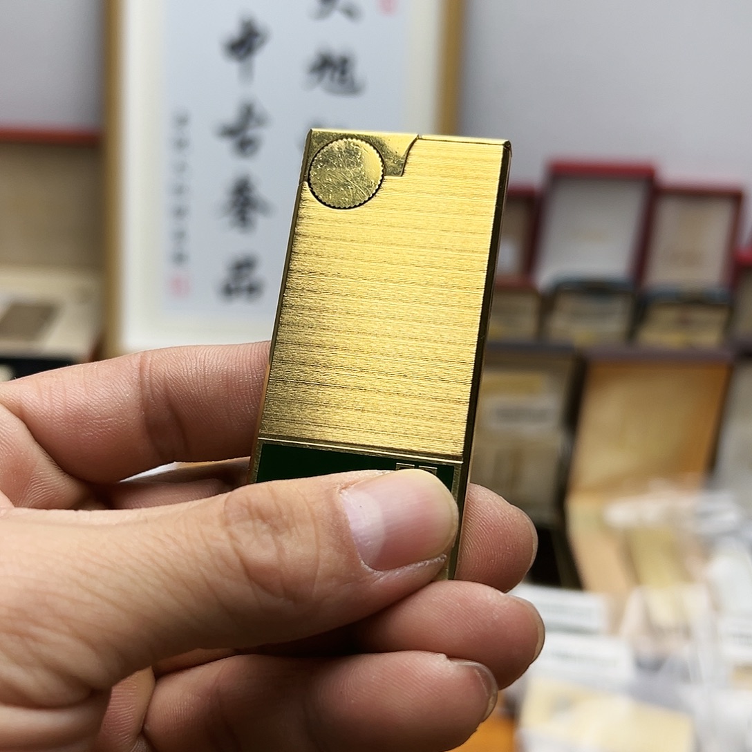 纪家绿漆金卡片内搓轮