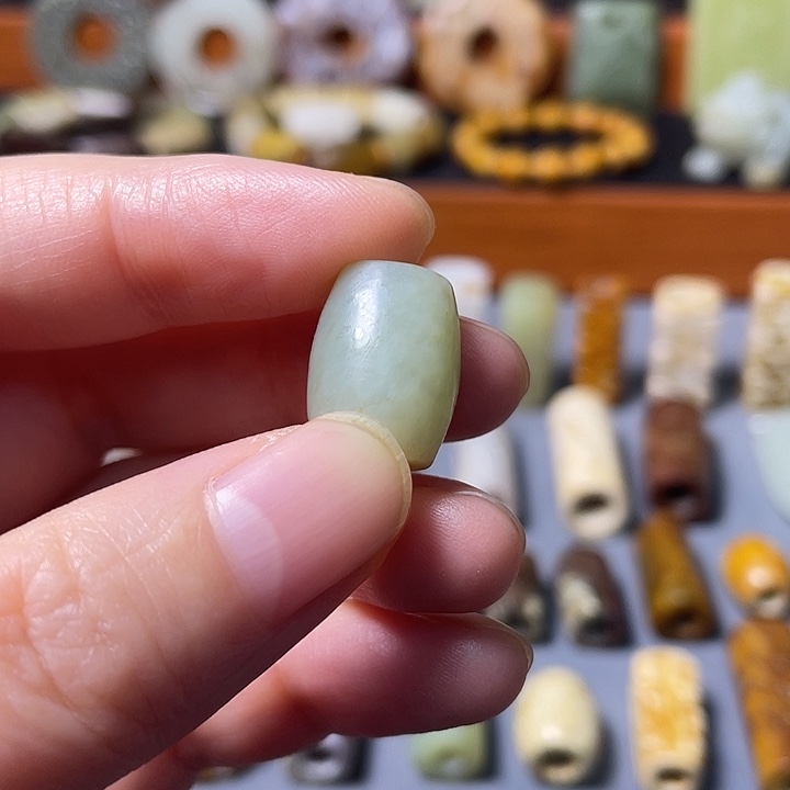 随***．和田玉未镶嵌颈饰