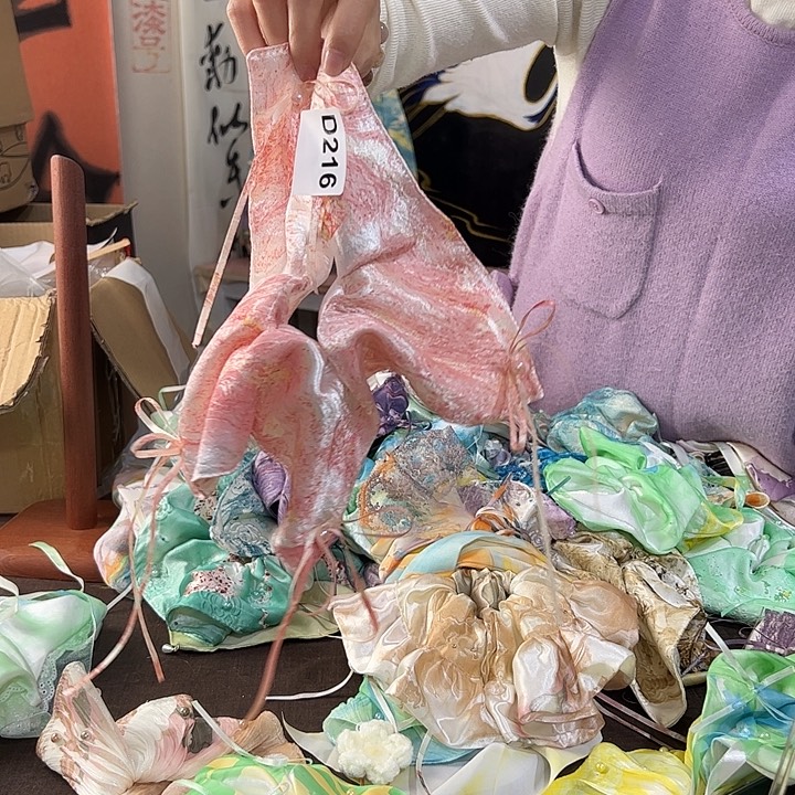 余***语216方巾发圈不退不换