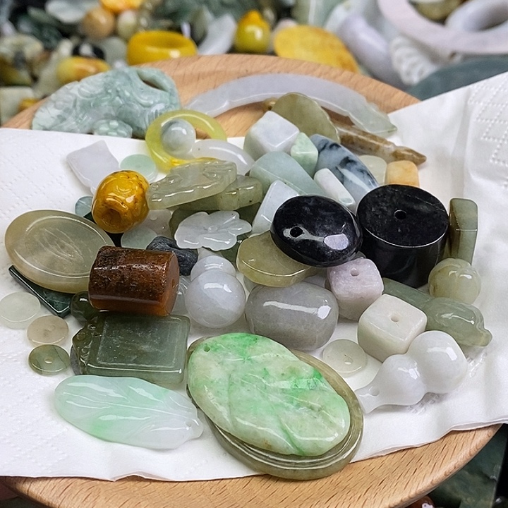 翡翠未镶嵌颈饰天然翡翠15