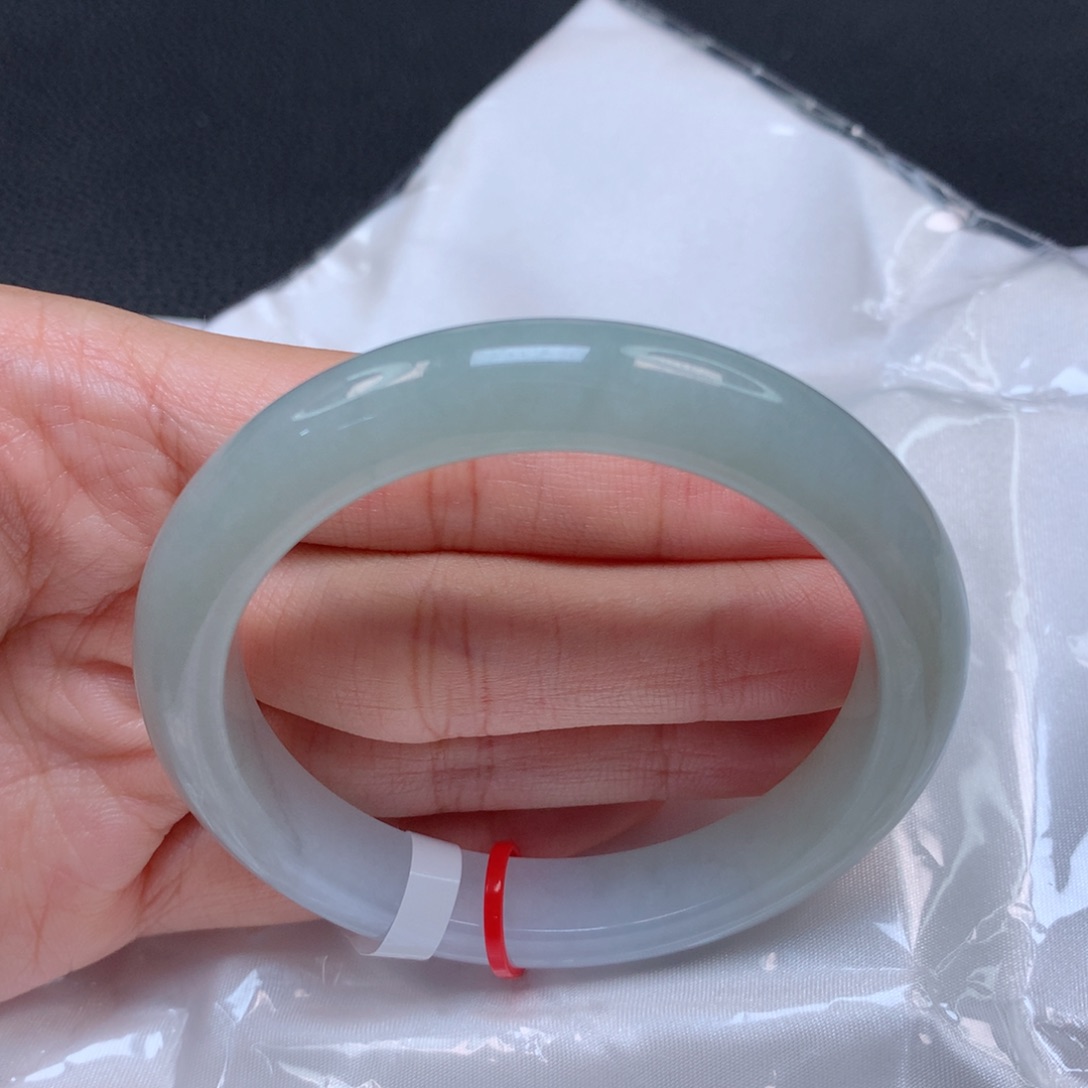 翡翠手镯未镶嵌天然