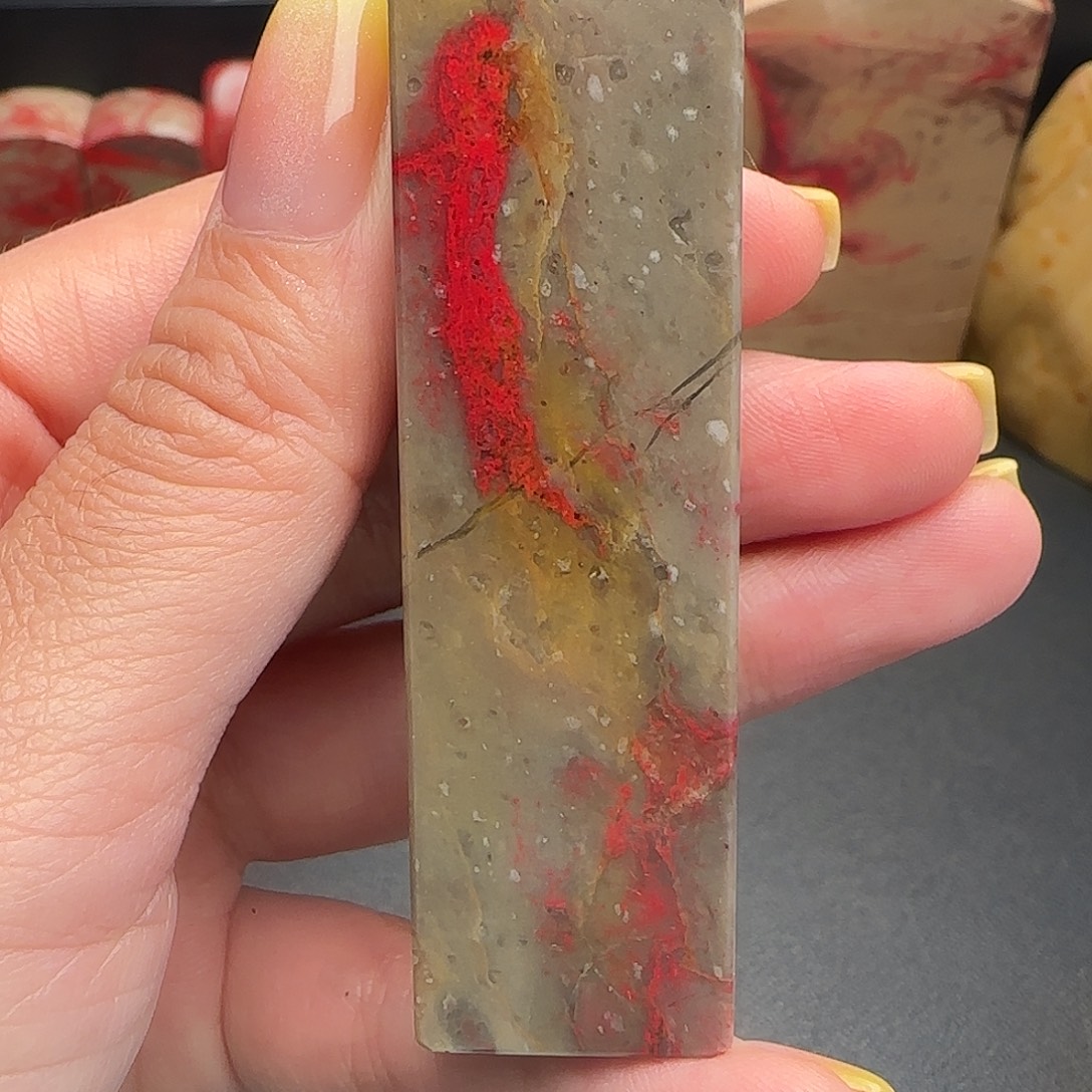 昌化石昌化鸡血石