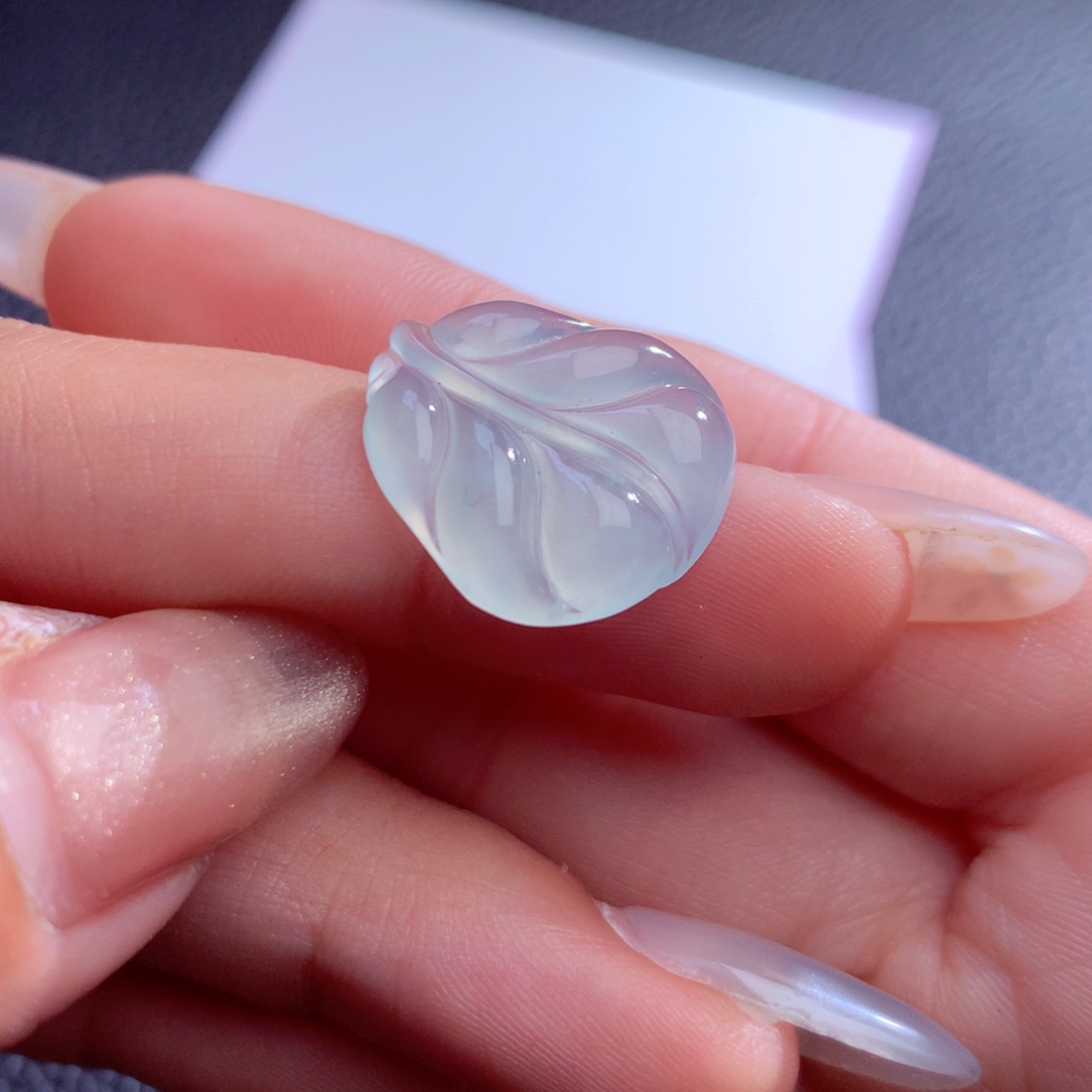 翡翠未镶嵌颈饰缅甸