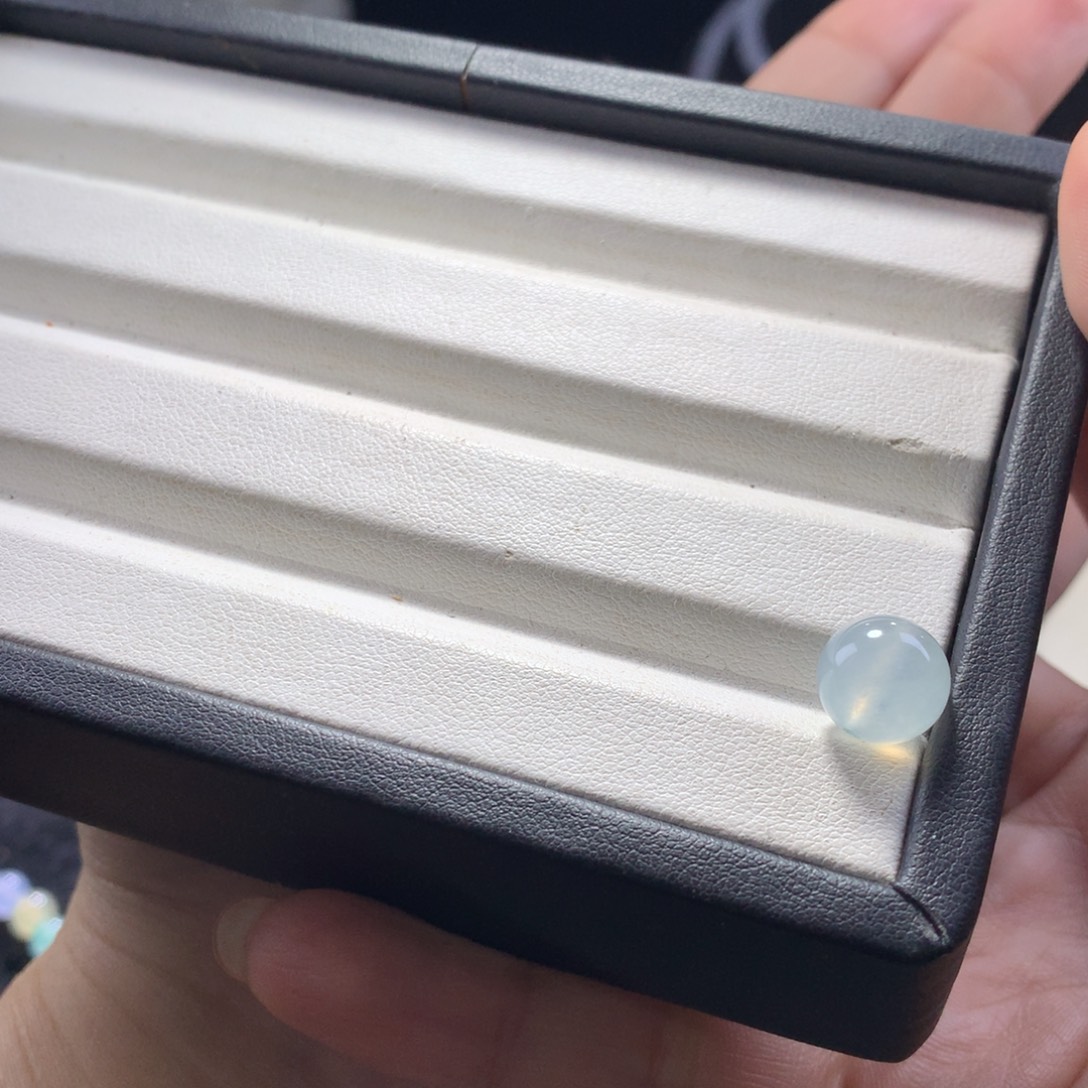 翡翠未镶嵌手串卡9.81冰天蓝