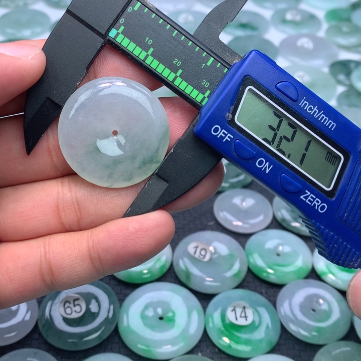 翡翠颈饰未镶嵌缅甸天然A货翡翠