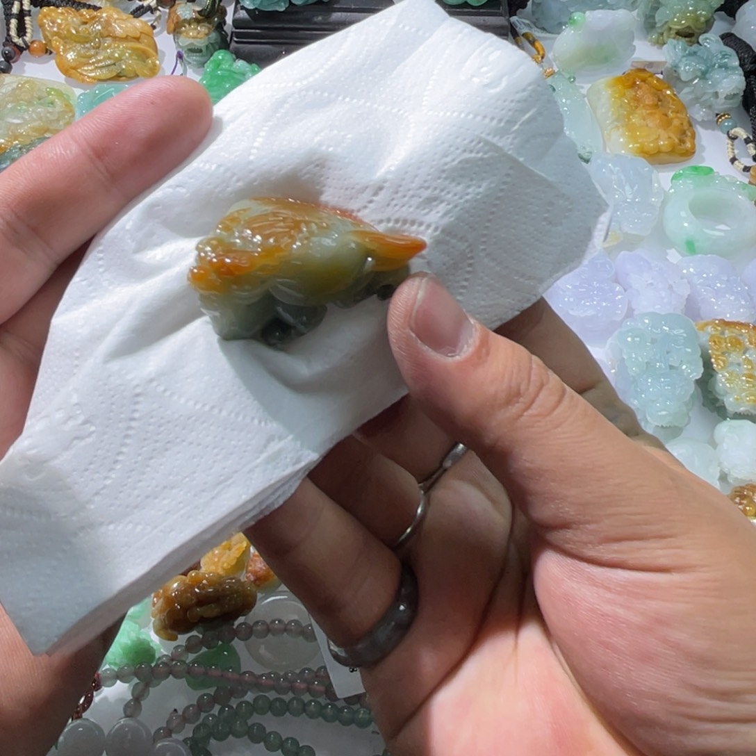 翡翠颈饰未镶嵌天然