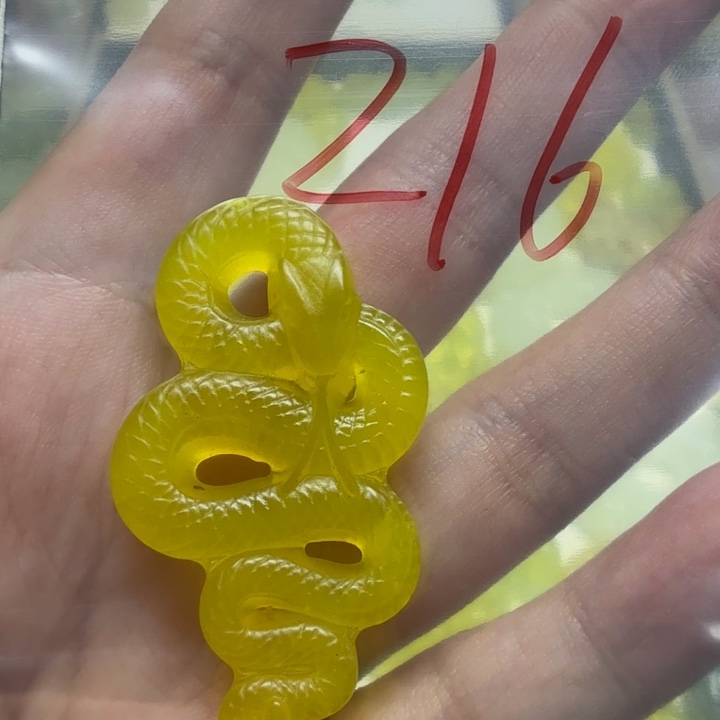 透闪石-蛇纹石玉吊坠未镶嵌