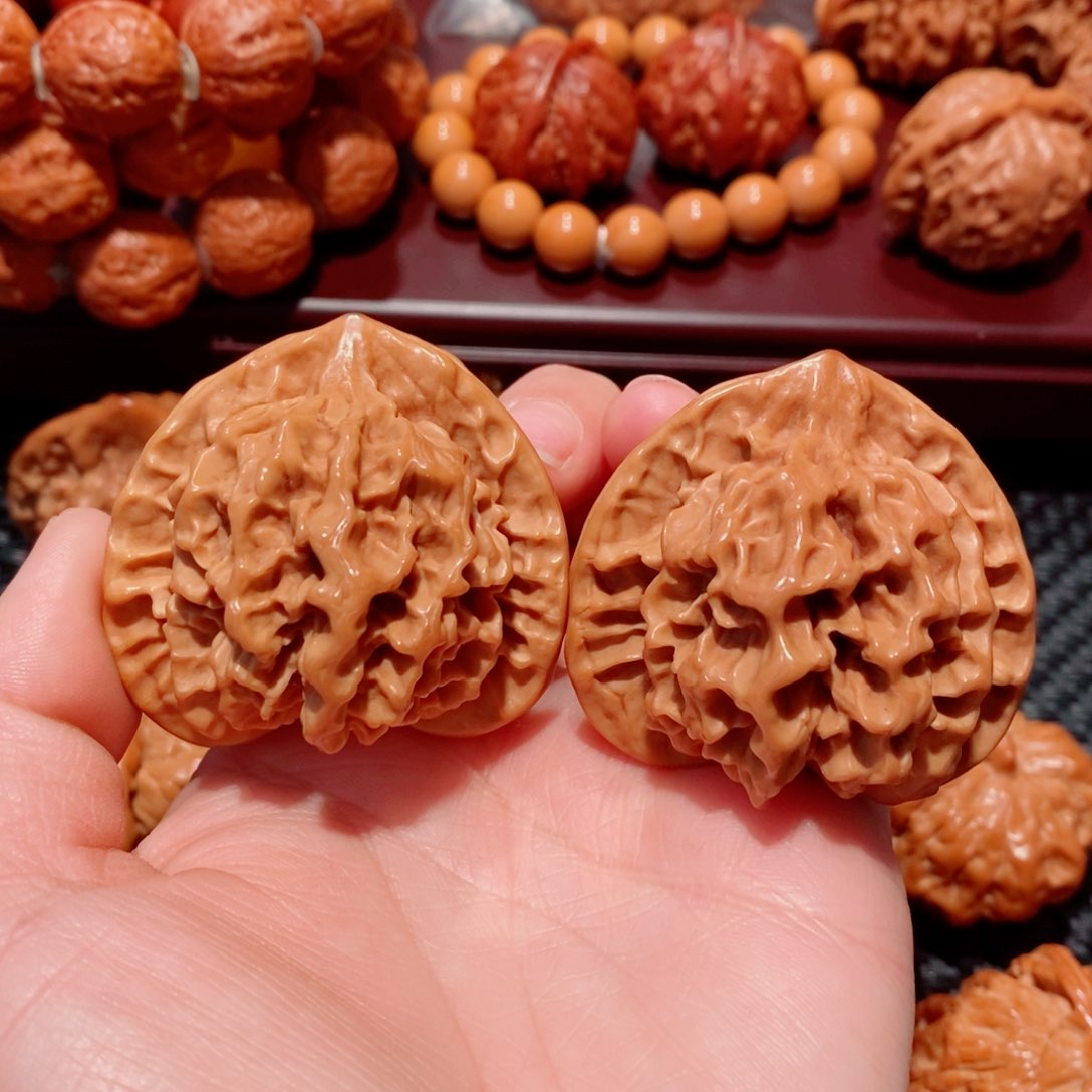 文玩核桃把件龙鳞纹