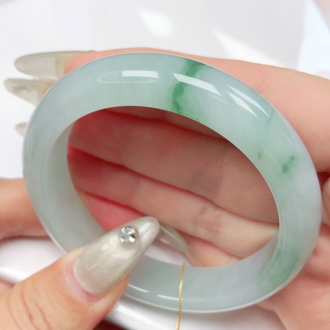 翡翠手镯未镶嵌抖音686