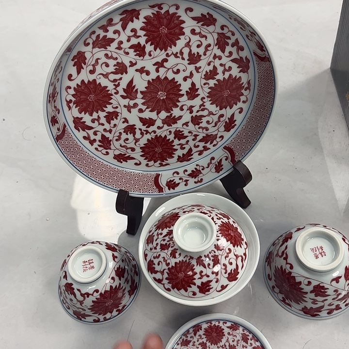 古***月瓷片釉里红缠枝莲5件套➕釉里金狮子5件套一个礼盒